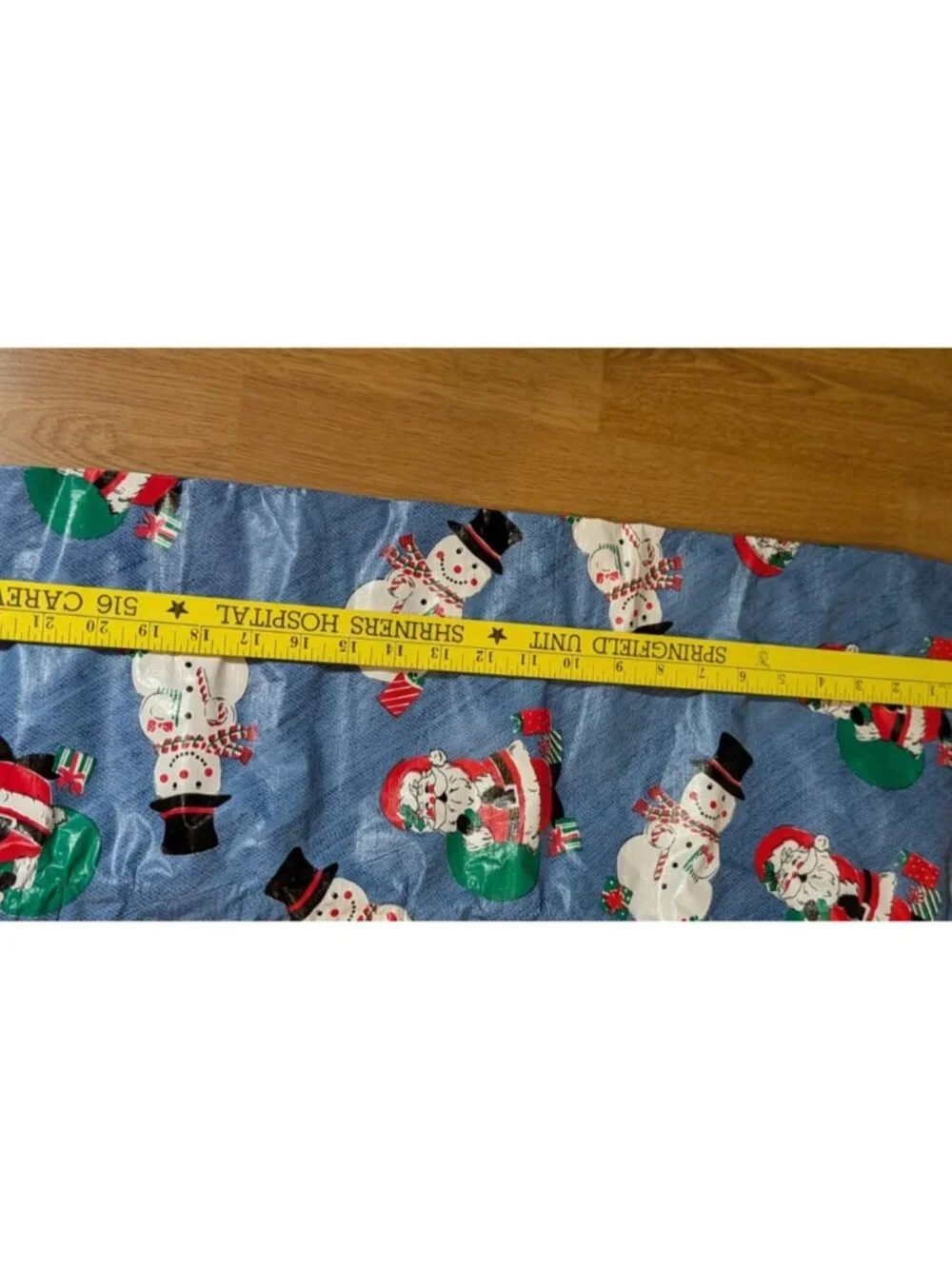 Christmas Tablecloth Santa & Snowmen aprox 66